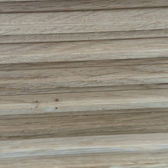 Carefully graded solid wood, prepared for parquet and plank flooring.