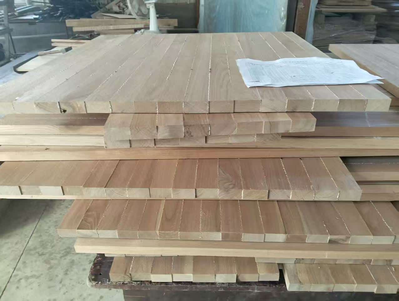 We select solid wood materials and construction methods based on where the product is used—interior or exterior—and the exposure conditions of the project.