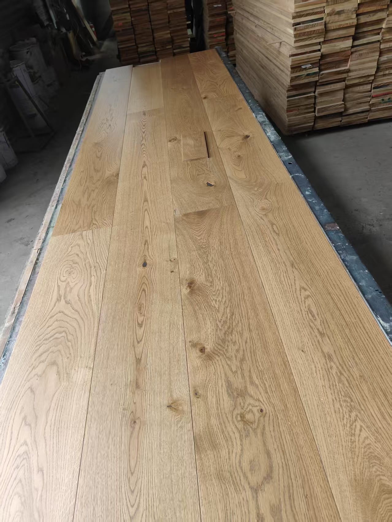uv lacquered solid oak slab flooring durable surface for commercial use