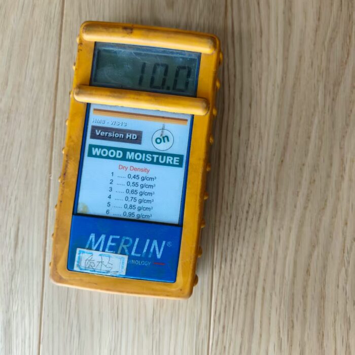 wood flooring surface gloss test lacquer finish quality inspection oak flooring