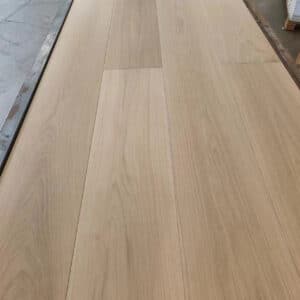 Wide Plank Flooring for Villas and Large Spaces