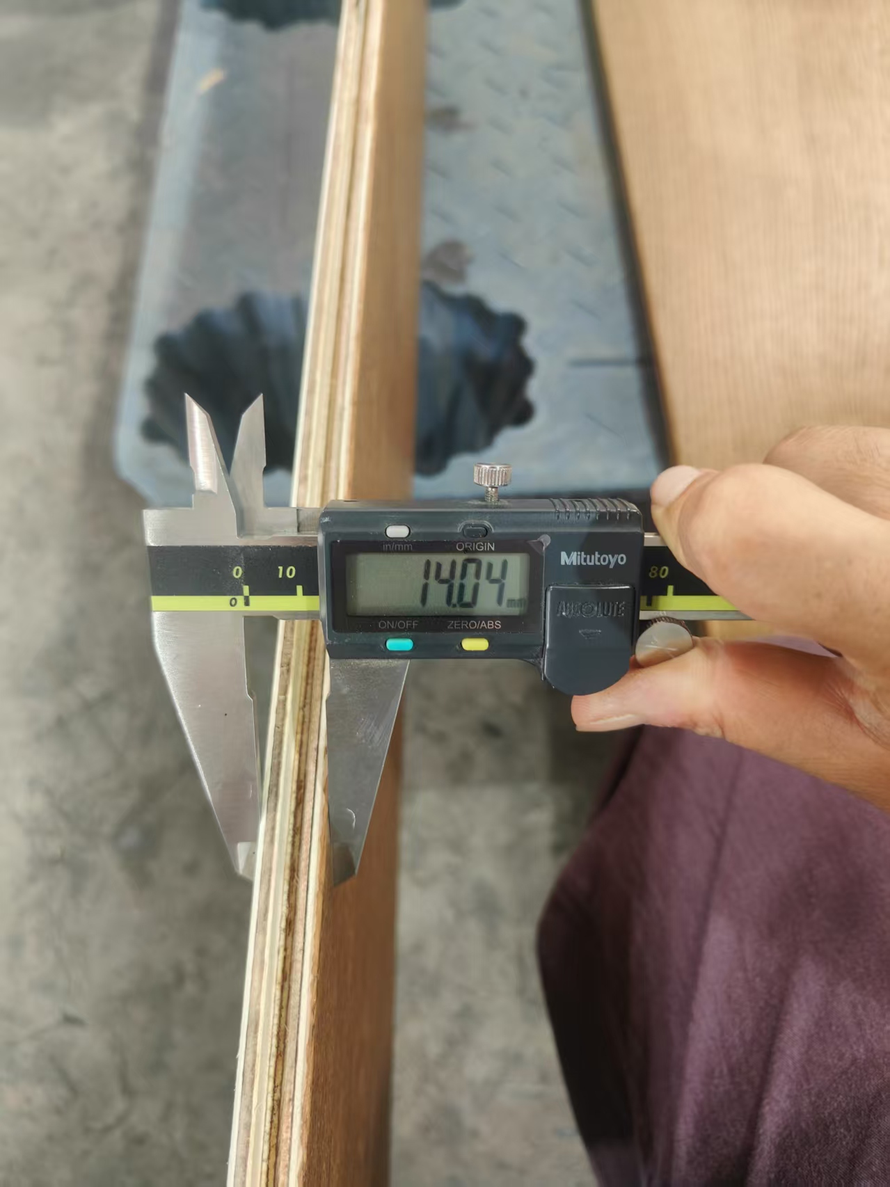 Multilayer engineered oak flooring edge structure