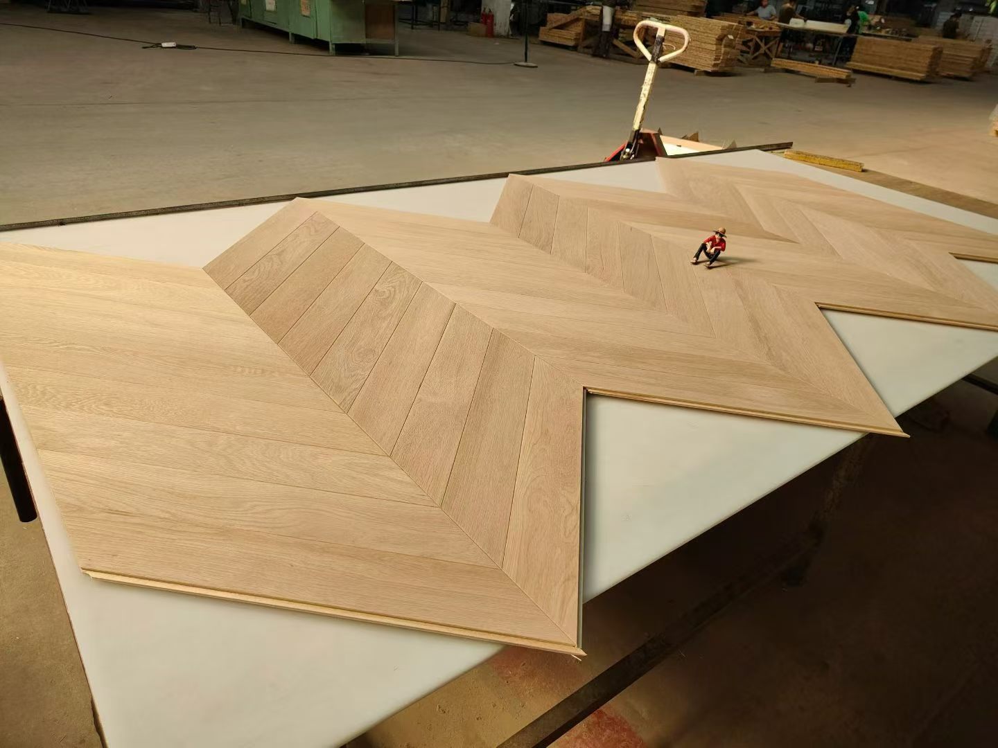 Engineered oak chevron planks product overview