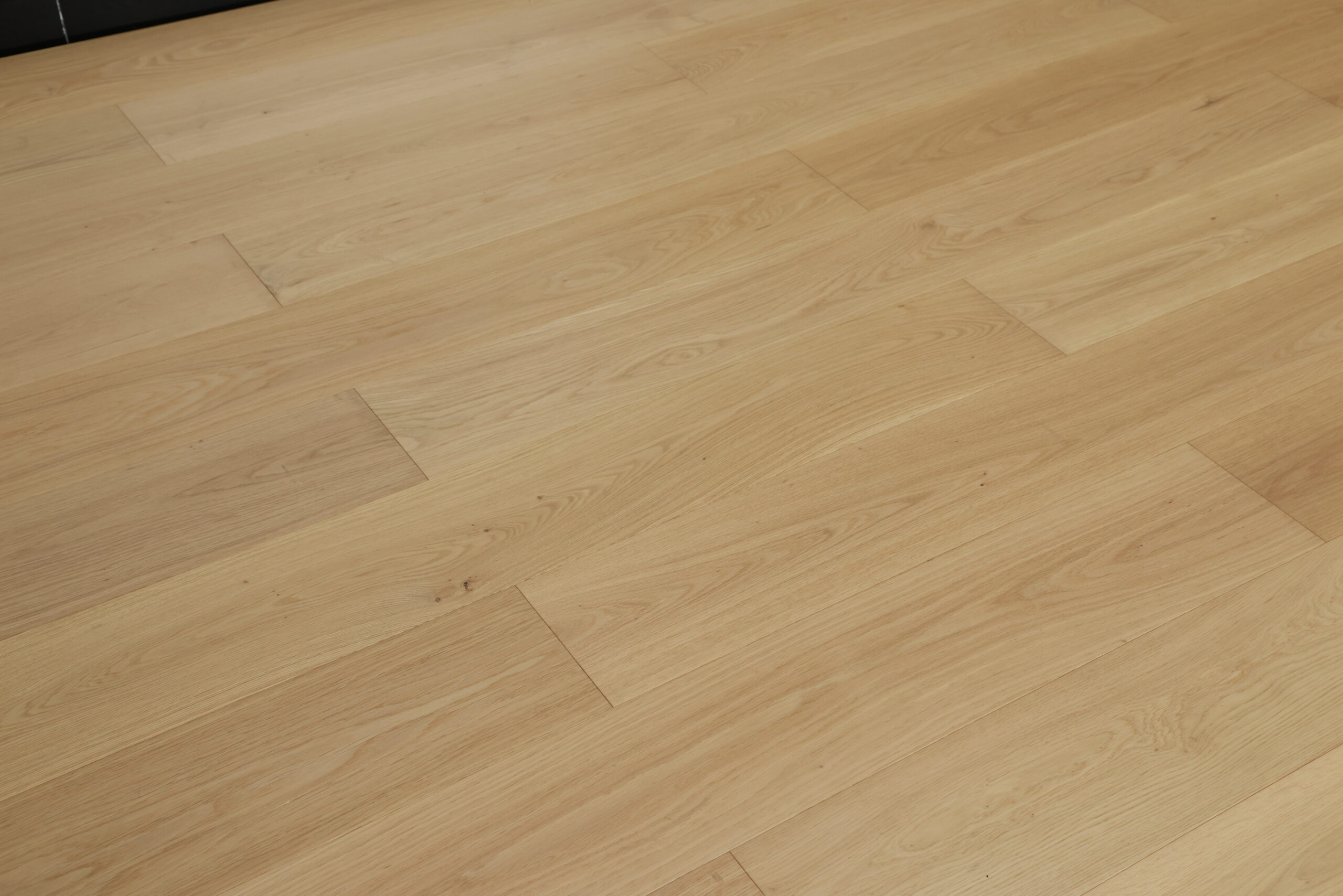 engineered oak planks light natural oak surface detail