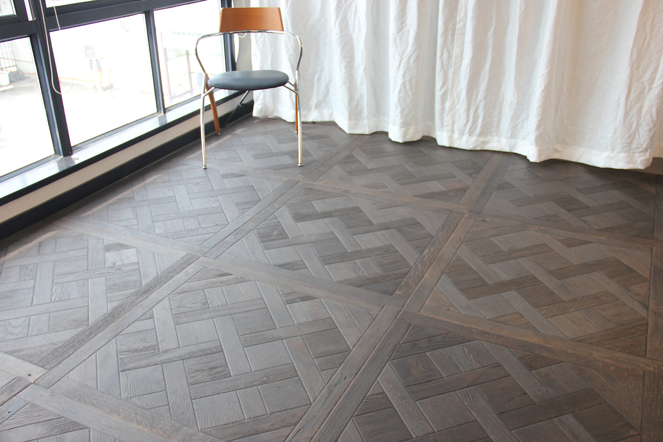 reactive stained Versailles flooring interior application